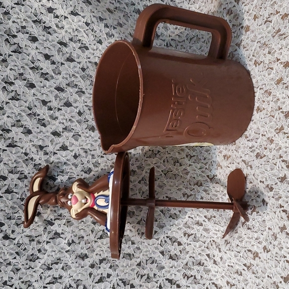 VTG Nestlé Quik Drink Chocolate Milk Plastic Pitcher Turning Stir Inside - Picture 3 of 13